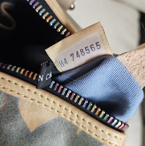 Dooney & Bourke Green and Pink Shoulder Bag with Heart Pattern - Picture 8 of 10